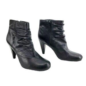 Arturo Chiang Black Leather Ankle Boots Ruched Detailing Side Zipper Size 8M